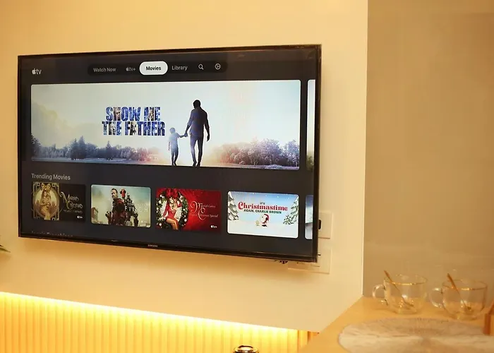 Ambiance Air Ayala Makati Balcony Netflix شقة مانيلا
