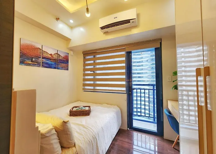 Ambiance Air Ayala Makati Balcony Netflix شقة مانيلا