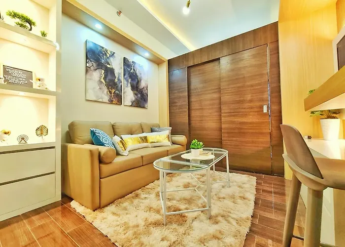 Ambiance Air Ayala Makati Balcony Netflix * مانيلا