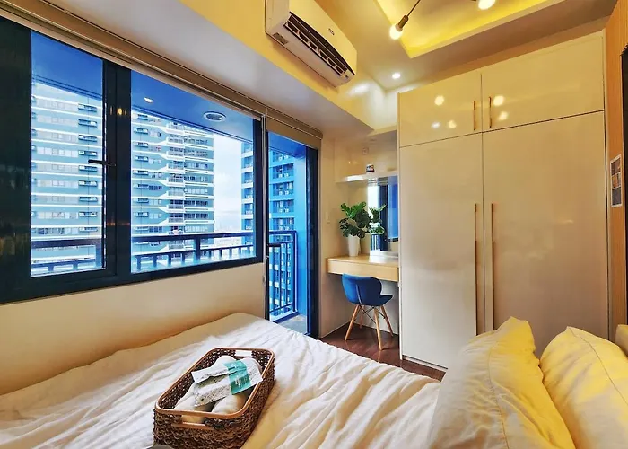 Ambiance Air Ayala Makati Balcony Netflix شقة *