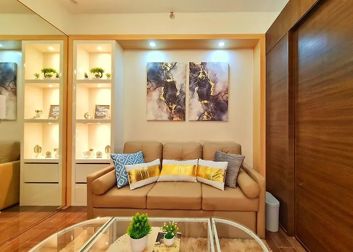 Ambiance Air Ayala Makati Balcony Netflix شقة