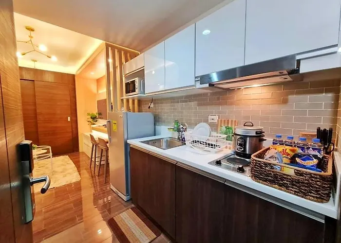 شقة Ambiance Air Ayala Makati Balcony Netflix *